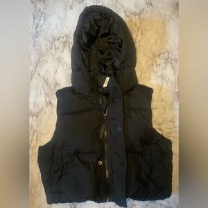 Size S cropped Fabletics Black Puffer Vest